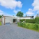 Mooie Bungalow Entree Zwembad In De Zomer Vp009