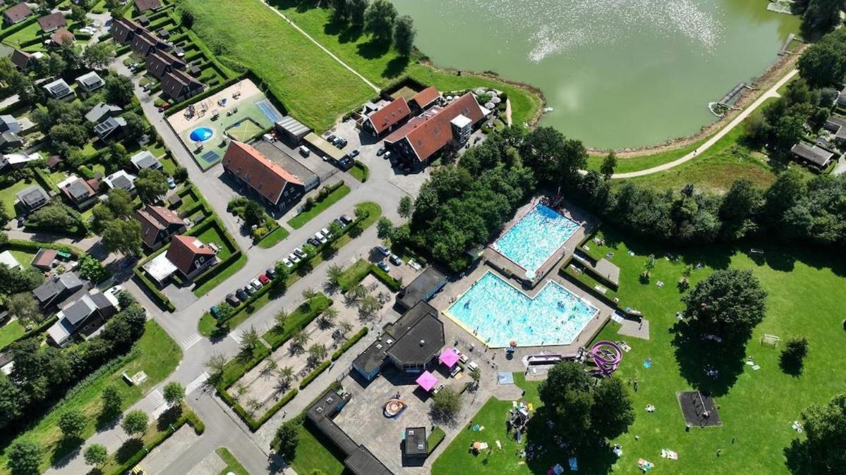 Mooie Entree Zwembad In De Zomer Vp009 * Heinkenszand