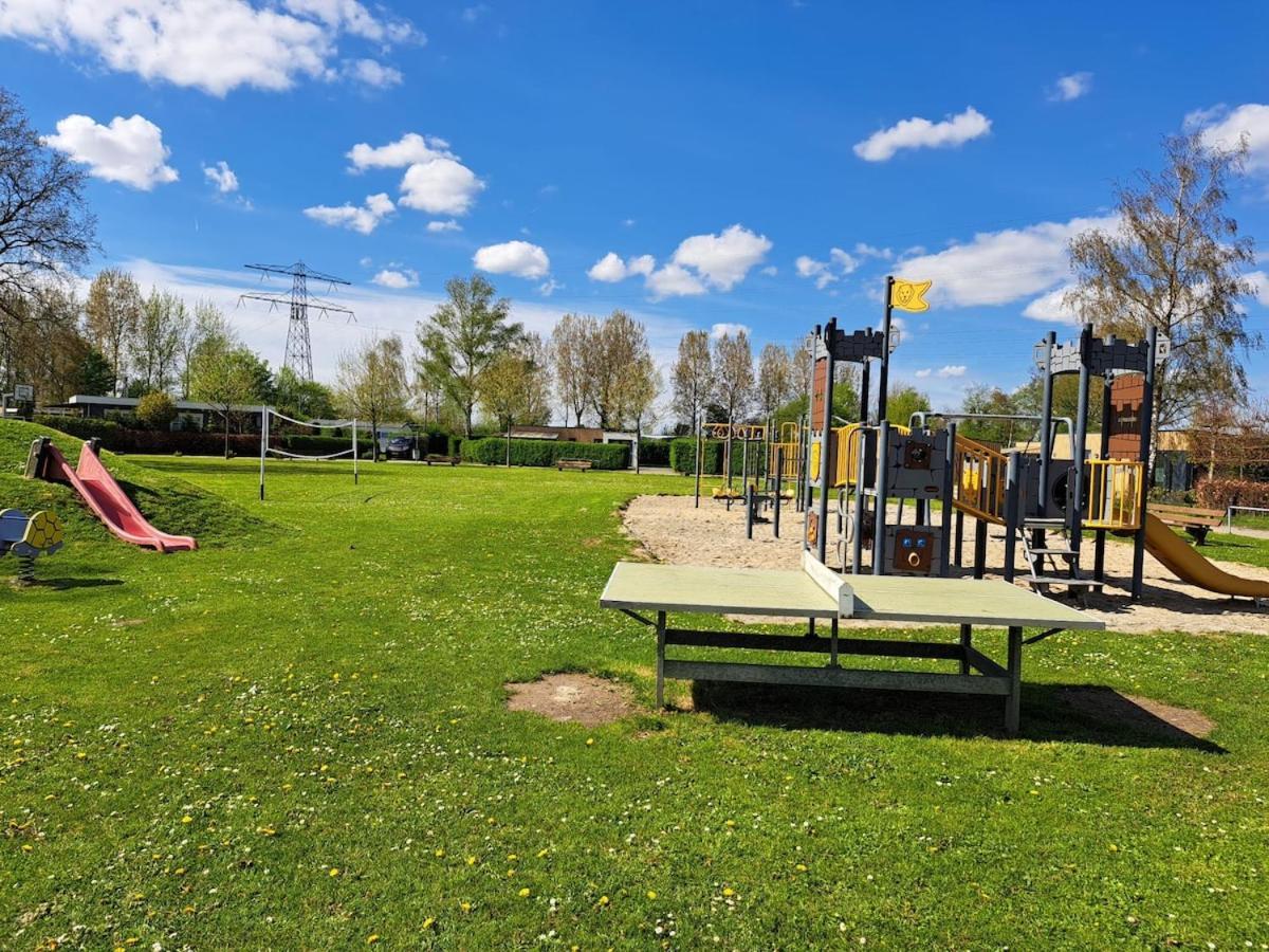 Mooie Entree Zwembad In De Zomer Vp009 Vakantiehuis *