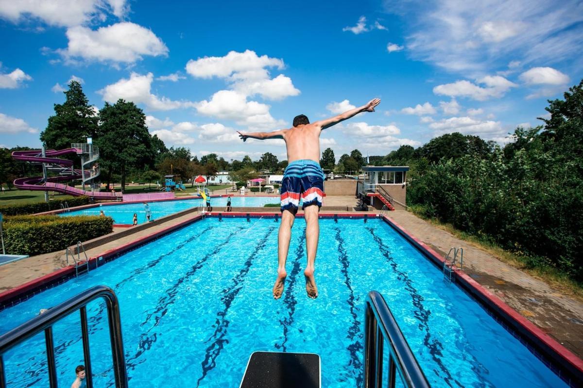 Mooie Entree Zwembad In De Zomer Vp009 Vakantiehuis Heinkenszand